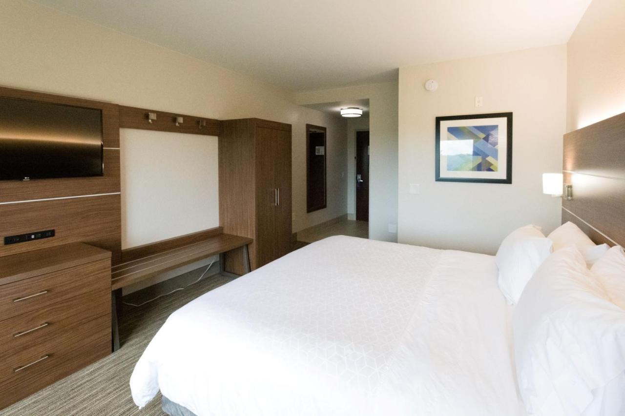 Holiday Inn Express & Suites Lexington North West-The Vineyard By Ihg Eksteriør billede