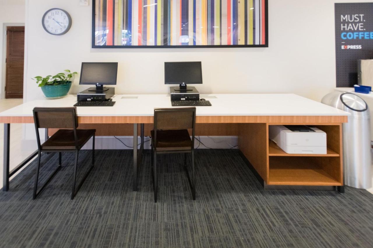 Holiday Inn Express & Suites Lexington North West-The Vineyard By Ihg Eksteriør billede