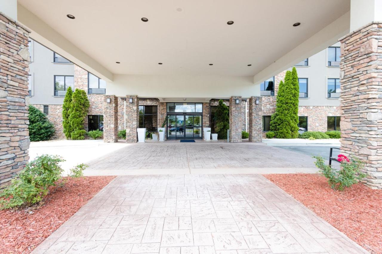 Holiday Inn Express & Suites Lexington North West-The Vineyard By Ihg Eksteriør billede