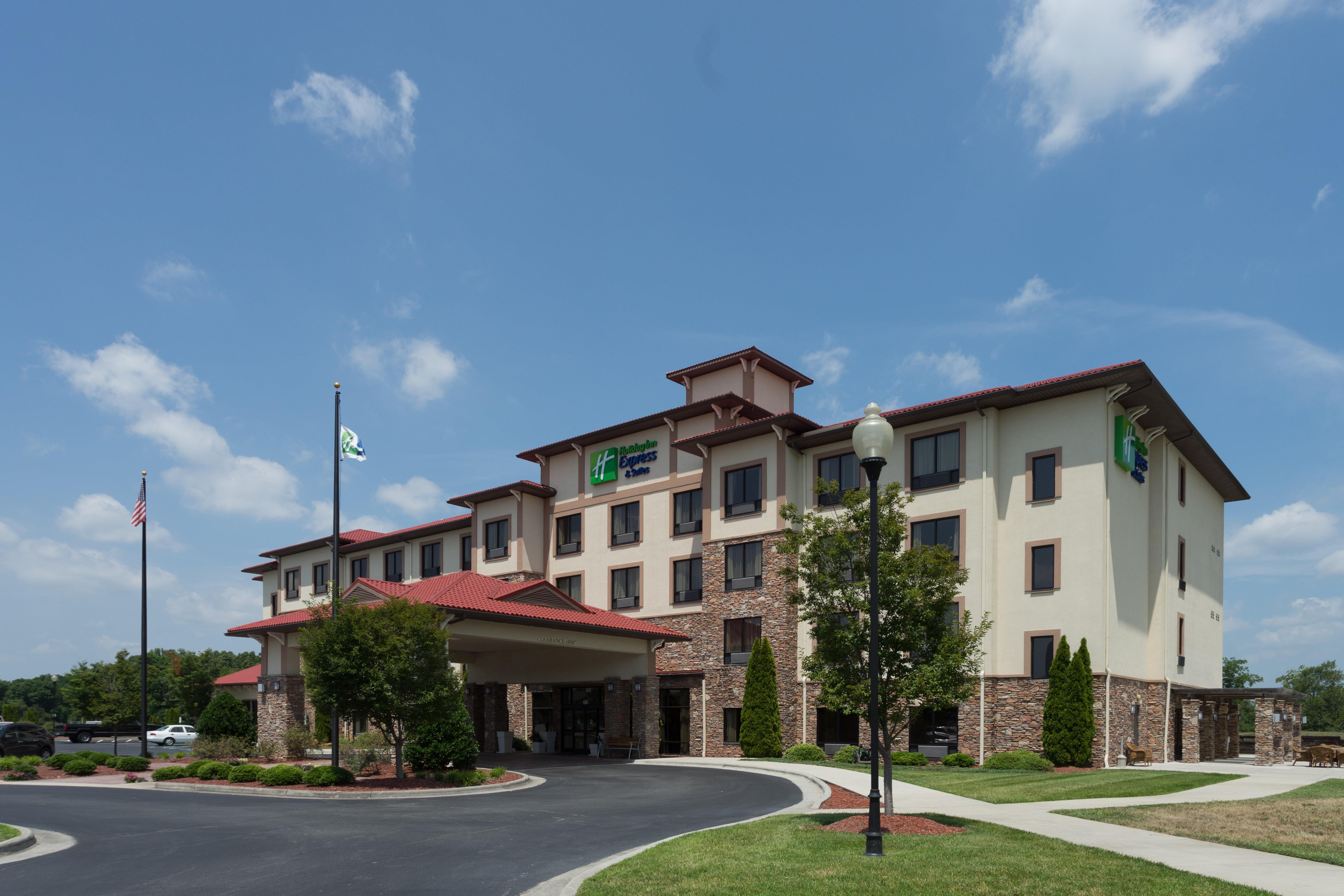 Holiday Inn Express & Suites Lexington North West-The Vineyard By Ihg Eksteriør billede