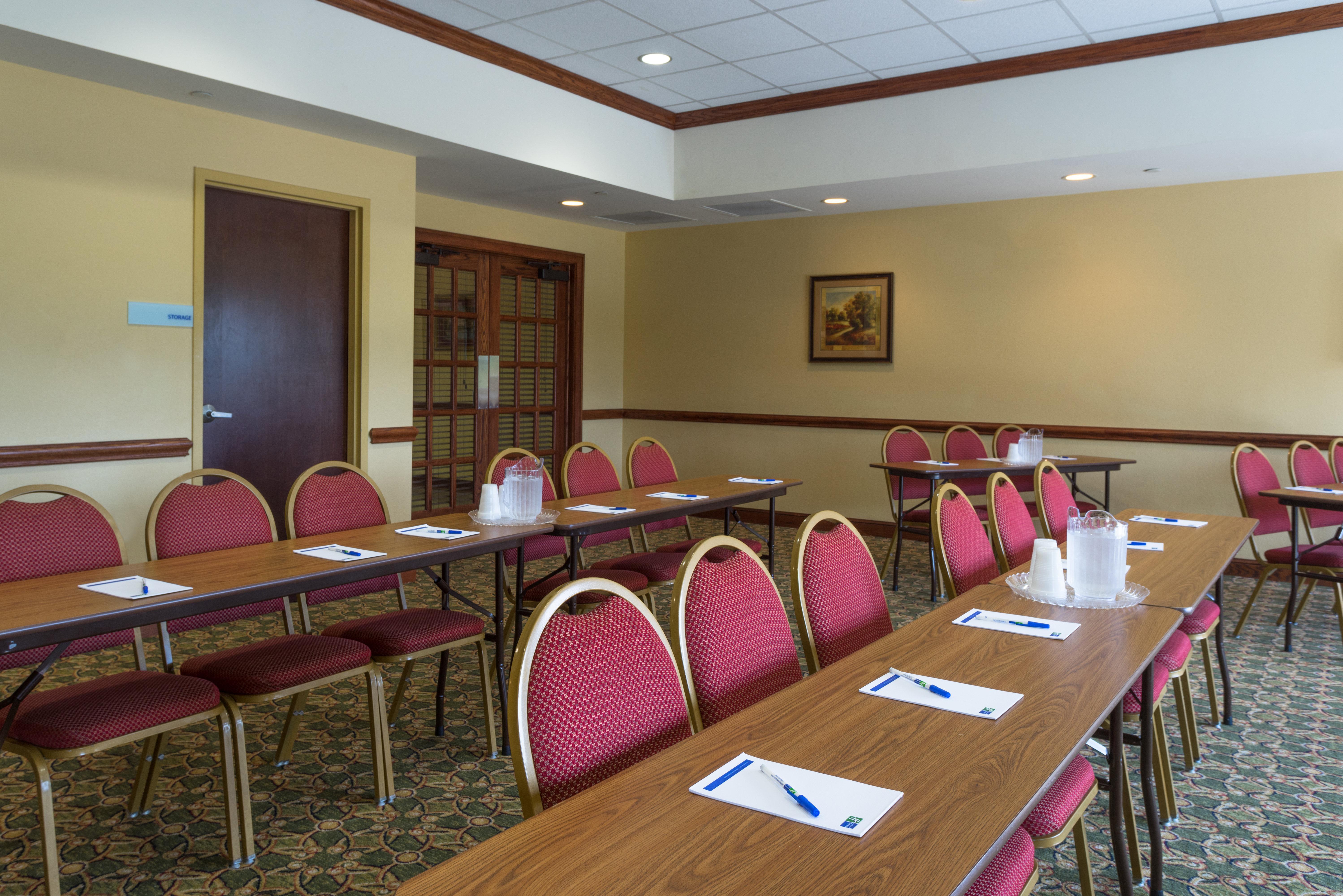 Holiday Inn Express & Suites Lexington North West-The Vineyard By Ihg Eksteriør billede
