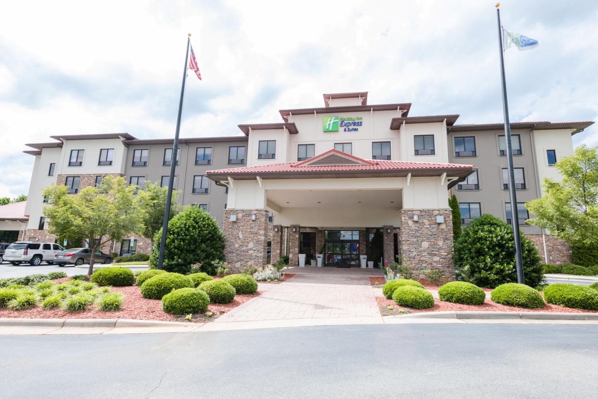 Holiday Inn Express & Suites Lexington North West-The Vineyard By Ihg Eksteriør billede